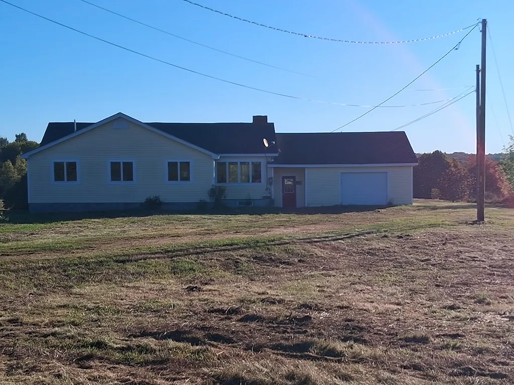 Home for Sale in Sherman, ME Home for sale in Sherman, ME – Aroostook County